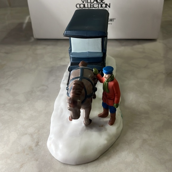 DEPT 56 SNOW VILLAGE COLLECTION RIVER STREET ICE HOUSE CART HORSE 5959-5 - Picture 2 of 5
